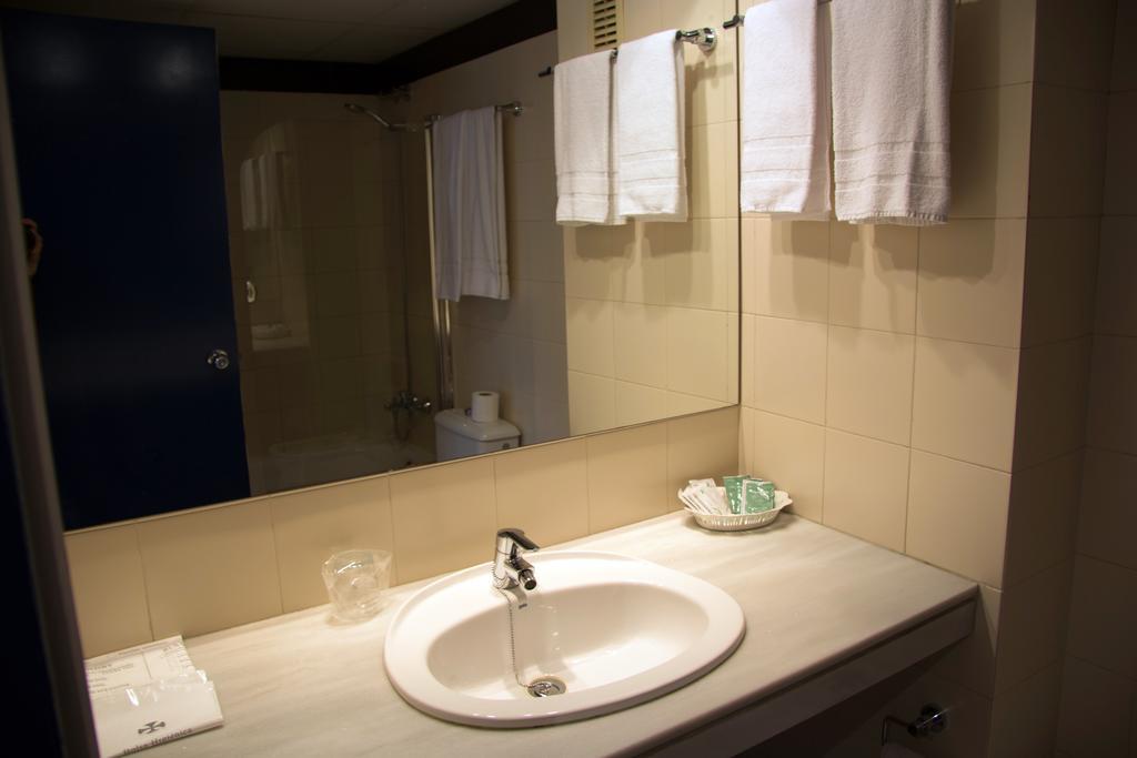 Apartamentos Descartes Barcelona Exterior foto