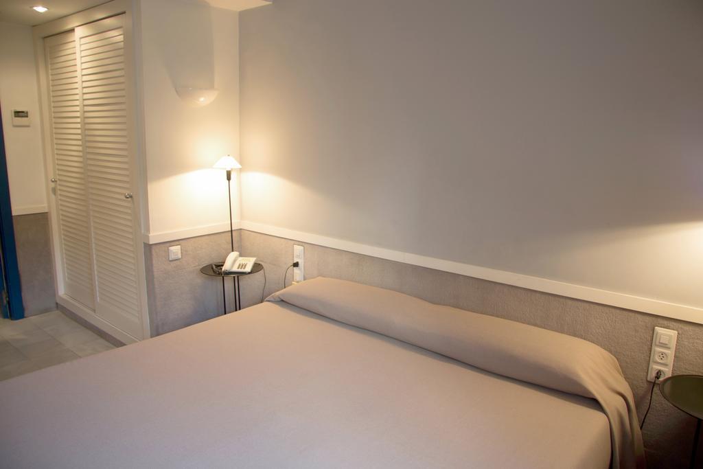 Apartamentos Descartes Barcelona Exterior foto